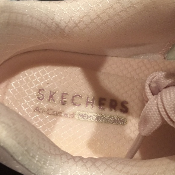 Like New Condition Skechers Sneakers - Picture 5 of 10